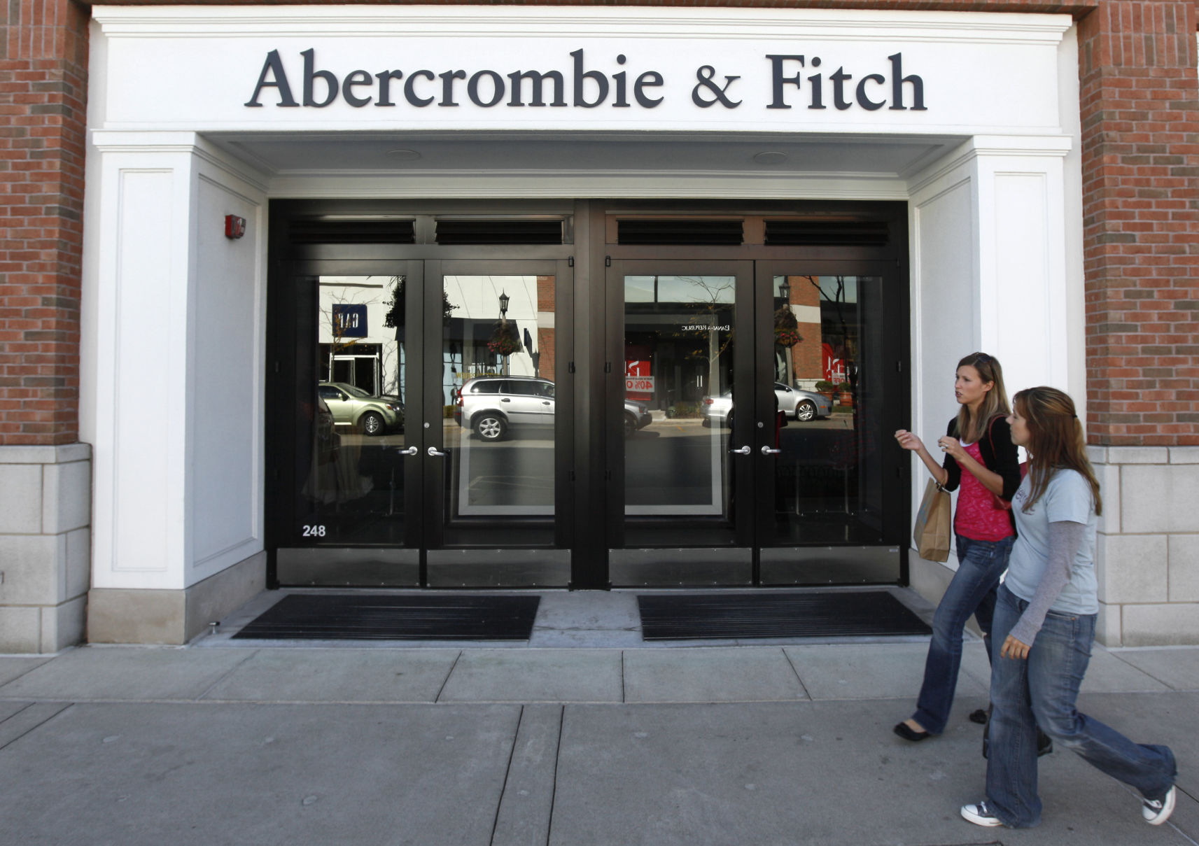 July 21, 2015: Abercrombie drops appeal, ending case